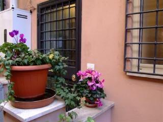 Aabacus Pyramid House Roma