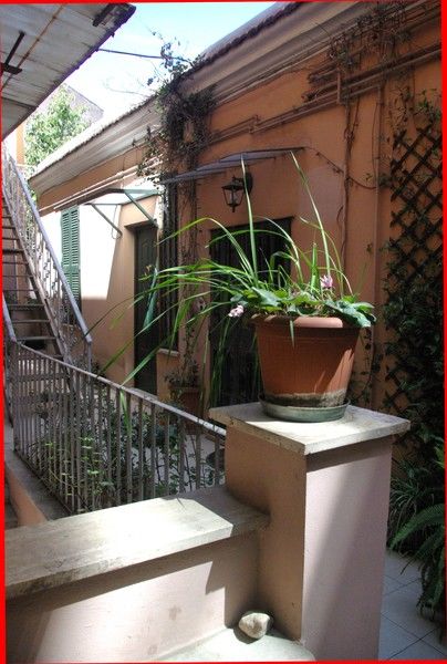 Aabacus Pyramid House Roma